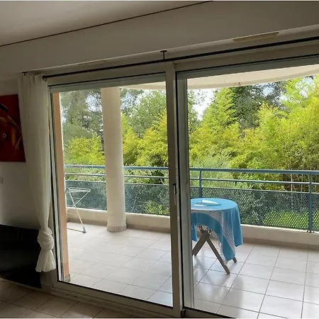 Lägenhet Standing, 3pieces, 72m2, Ouest, Classement 3 Etoiles